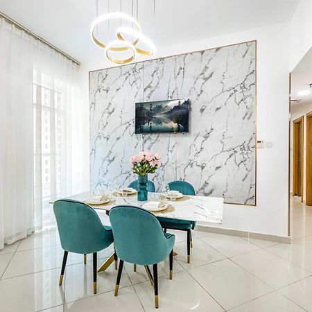 5 Star Serviced Apartment With Beach Access In The Heart Of Dubai Marina Free Welcome Gift Box Upon Arrival المظهر الخارجي الصورة