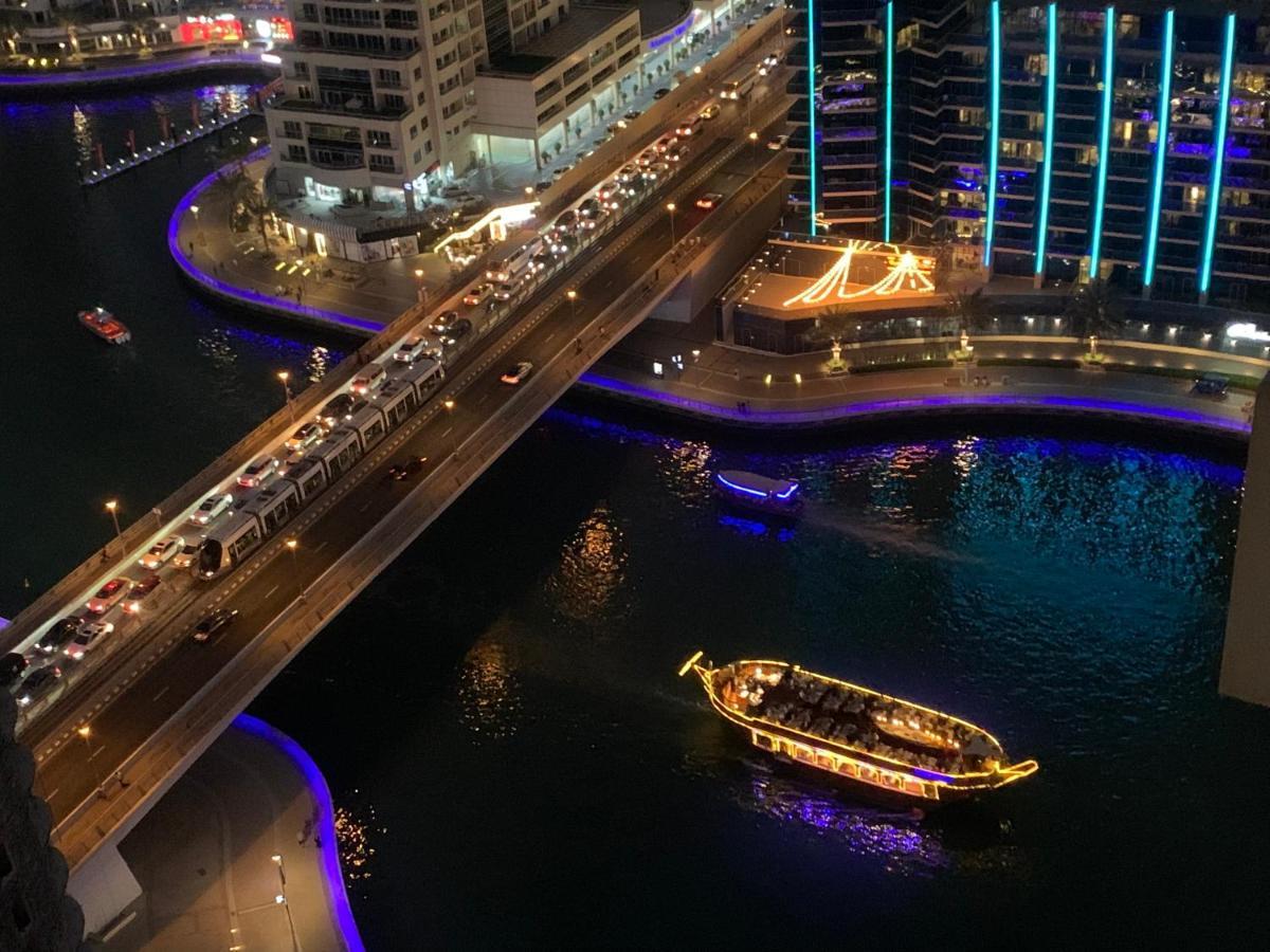 5 Star Serviced Apartment With Beach Access In The Heart Of Dubai Marina Free Welcome Gift Box Upon Arrival المظهر الخارجي الصورة