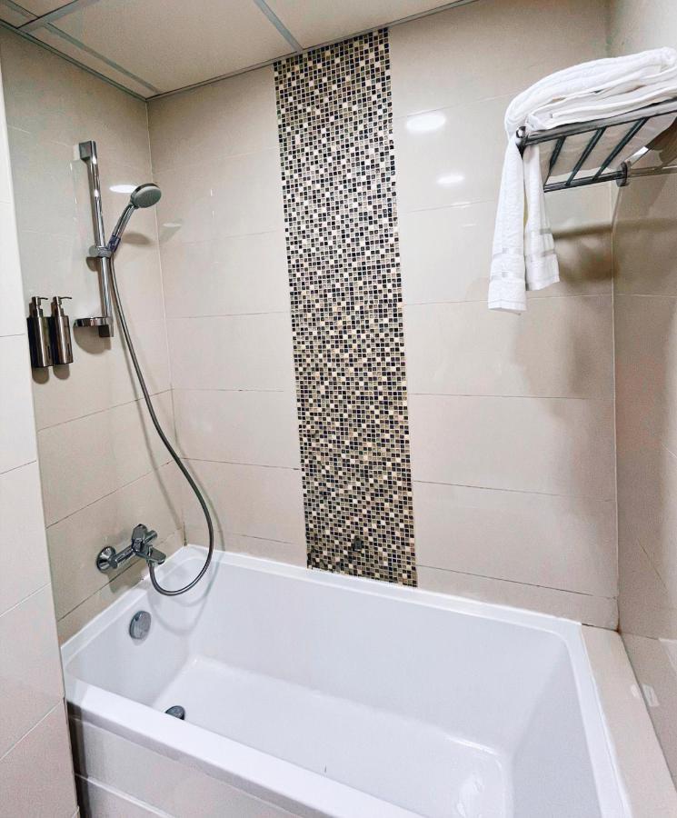 5 Star Serviced Apartment With Beach Access In The Heart Of Dubai Marina Free Welcome Gift Box Upon Arrival المظهر الخارجي الصورة