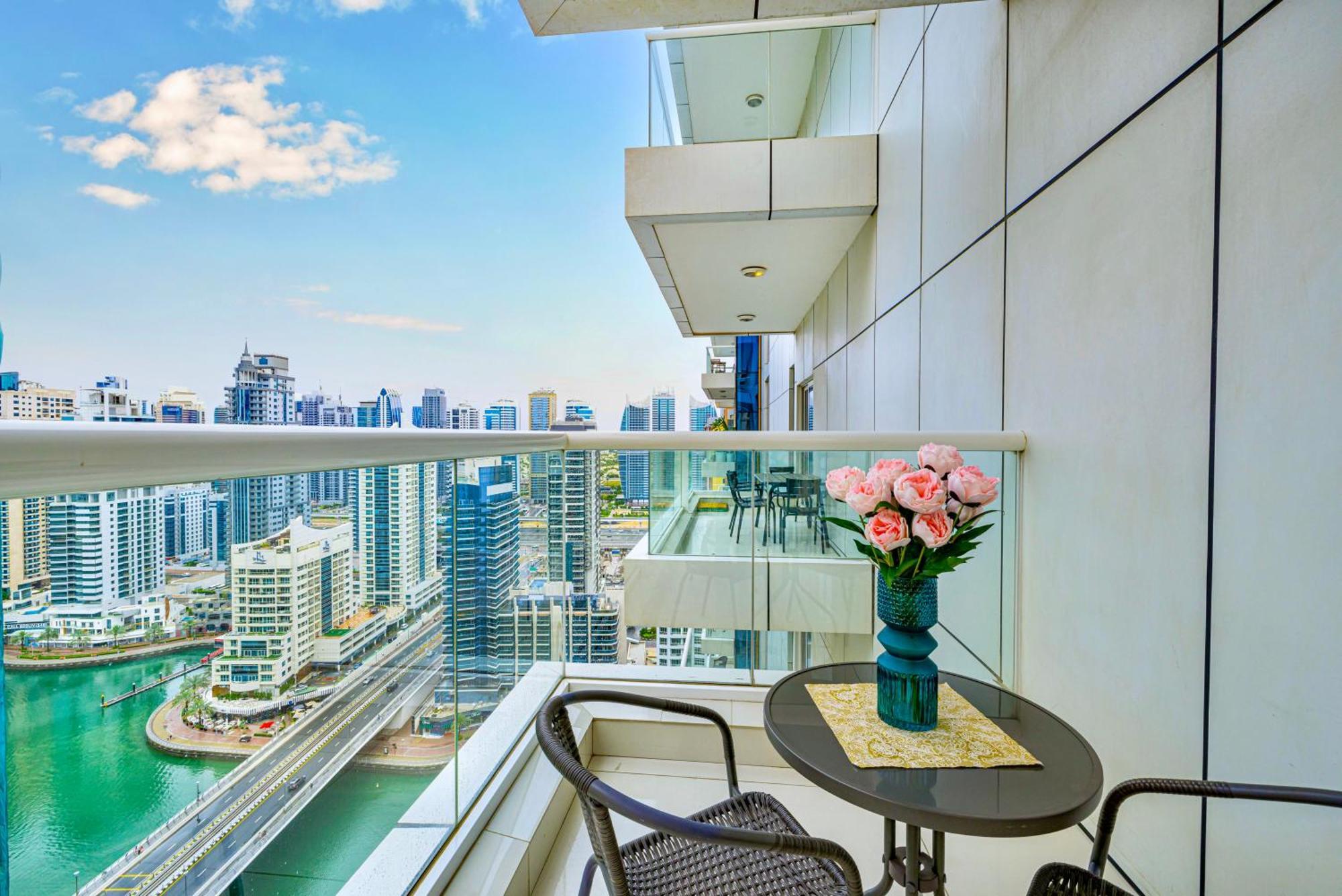 5 Star Serviced Apartment With Beach Access In The Heart Of Dubai Marina Free Welcome Gift Box Upon Arrival المظهر الخارجي الصورة