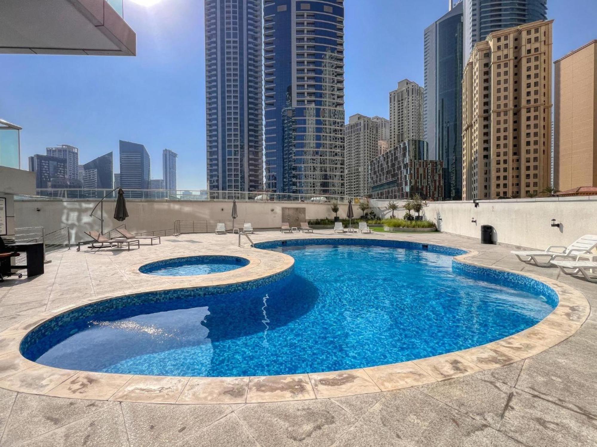 5 Star Serviced Apartment With Beach Access In The Heart Of Dubai Marina Free Welcome Gift Box Upon Arrival المظهر الخارجي الصورة